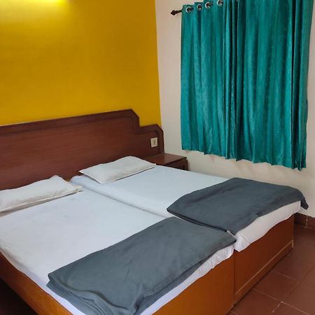 Anjana Hotels Theni Exterior photo
