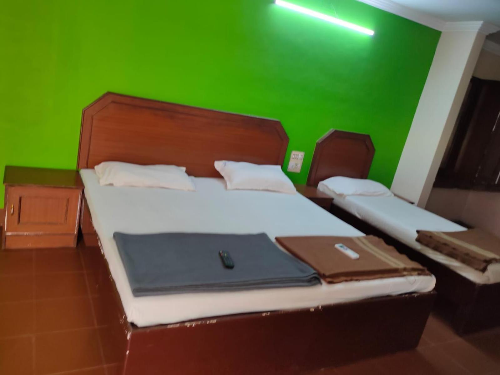 Anjana Hotels Theni Exterior photo